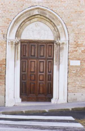 Portale della chiesa di Santa Maria delle Grazie di Falconara Alta
