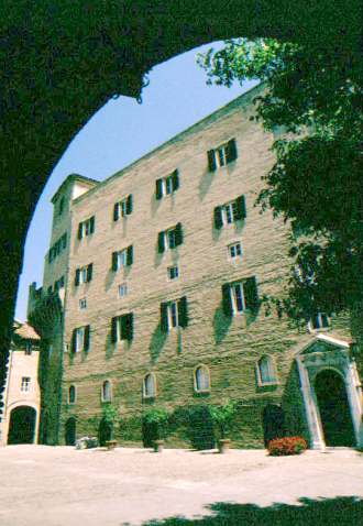 Cortile del castello di Rocca Priora